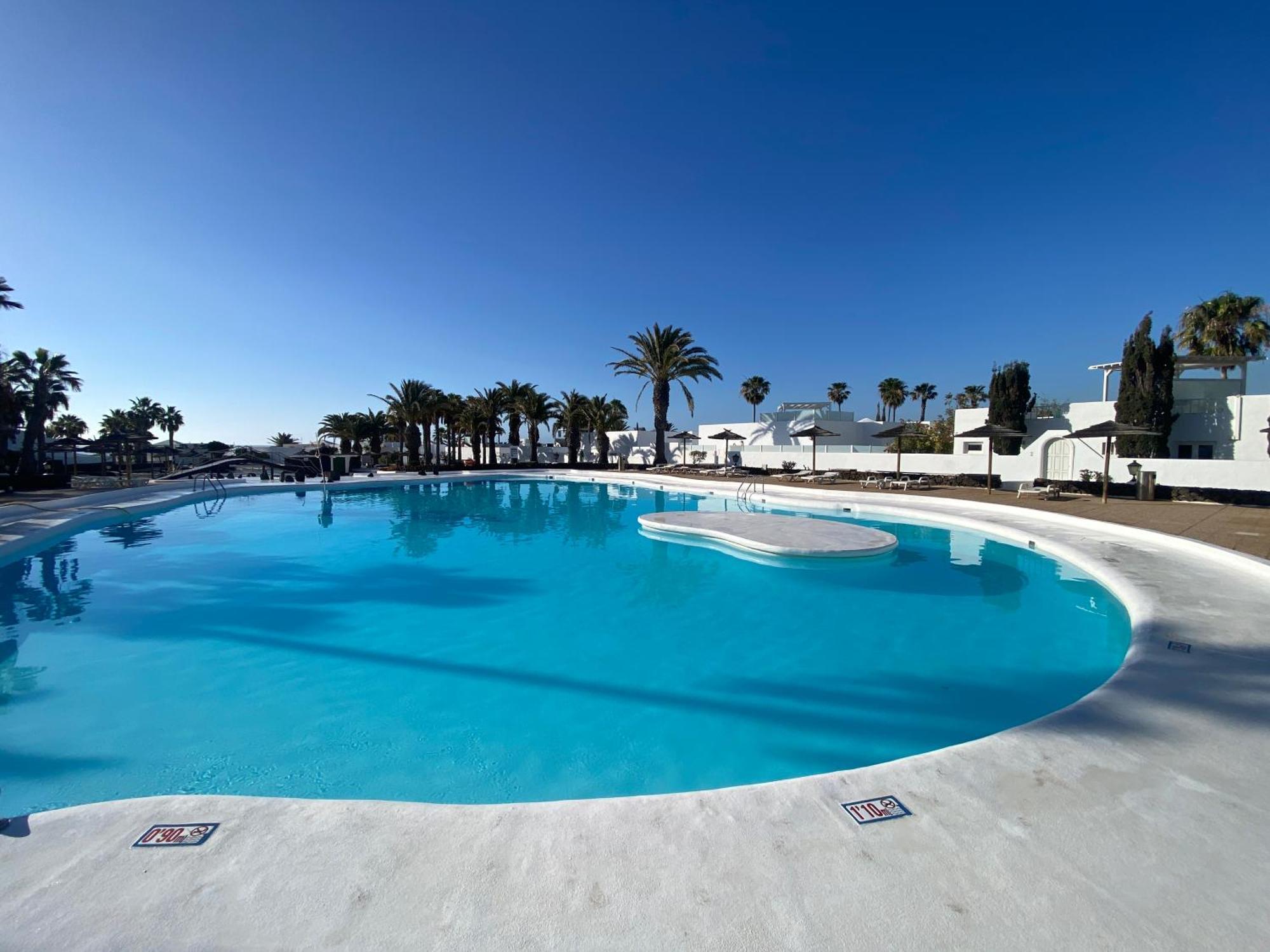 First Floor Apartment With Sea View, Costa Teguise Bagian luar foto