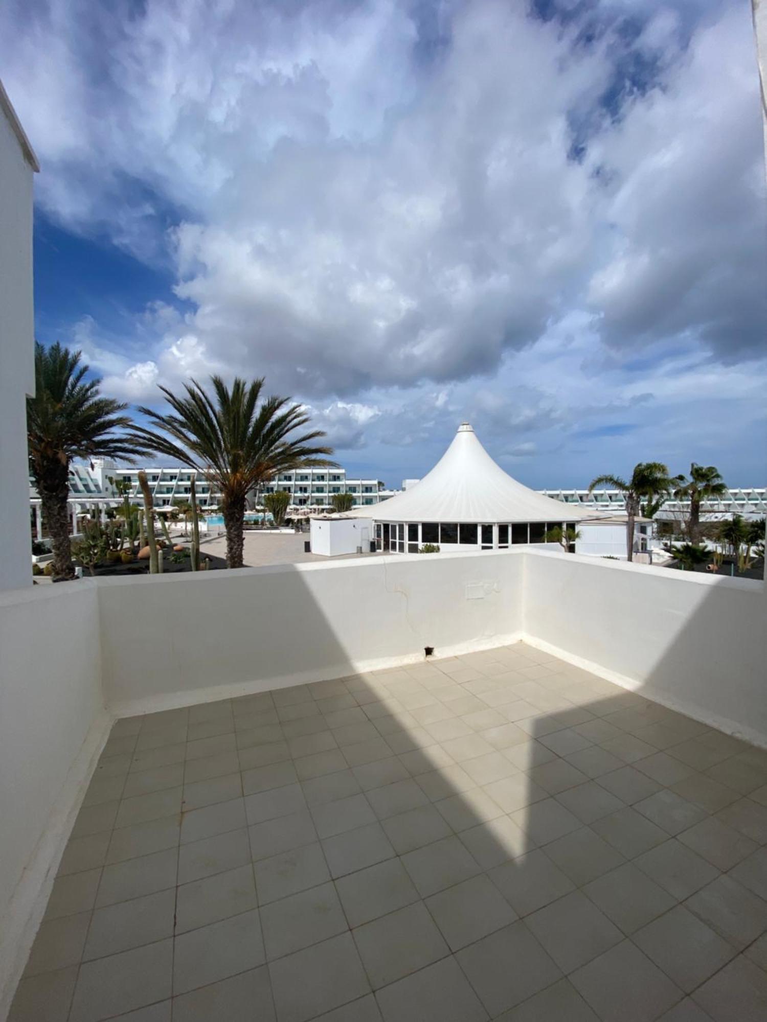 First Floor Apartment With Sea View, Costa Teguise Bagian luar foto
